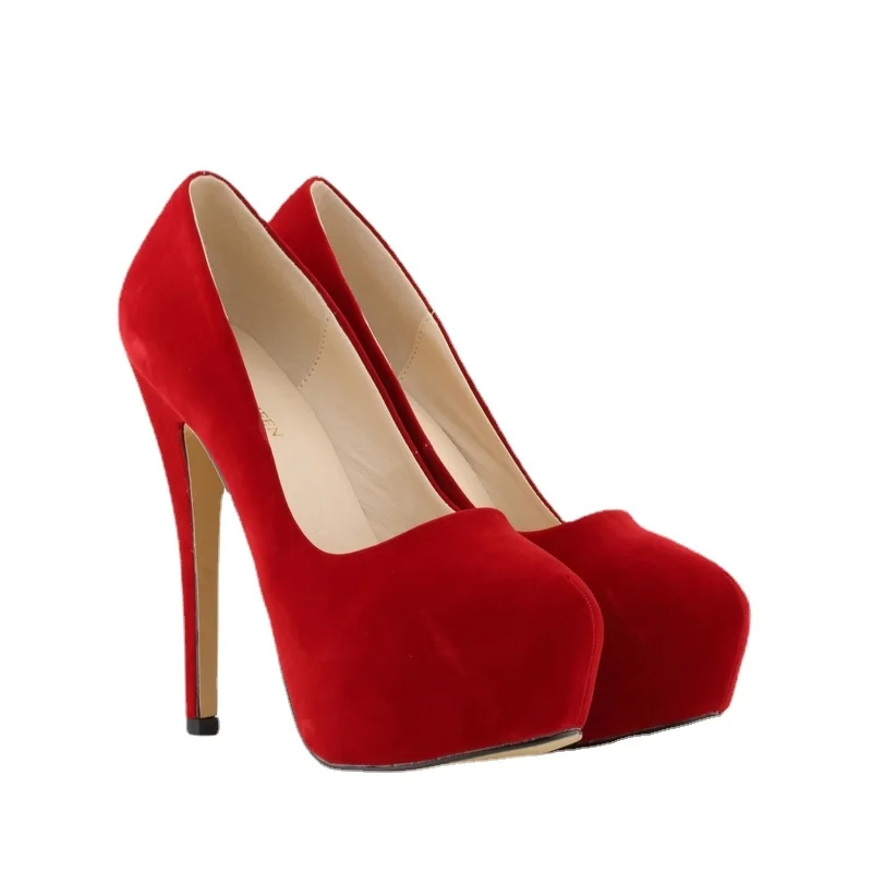 Red Heels: A Guide to Strutting in Style插图