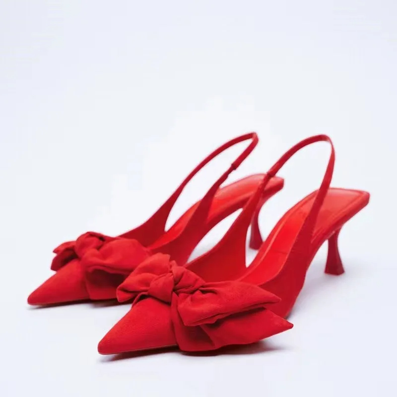 Red Heels for the Holiday Season: Festive and Fabulous插图