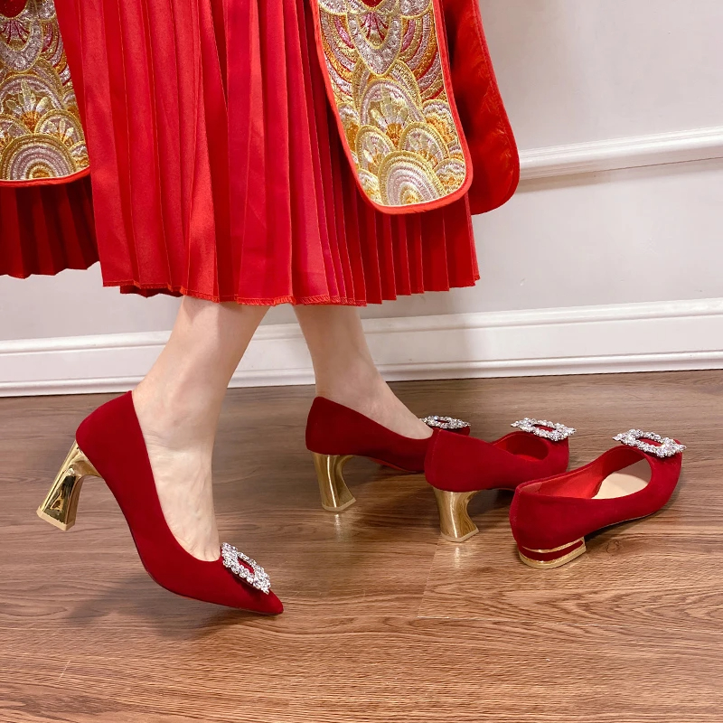 Eco-Friendly Red Heels: Sustainable Fashion插图