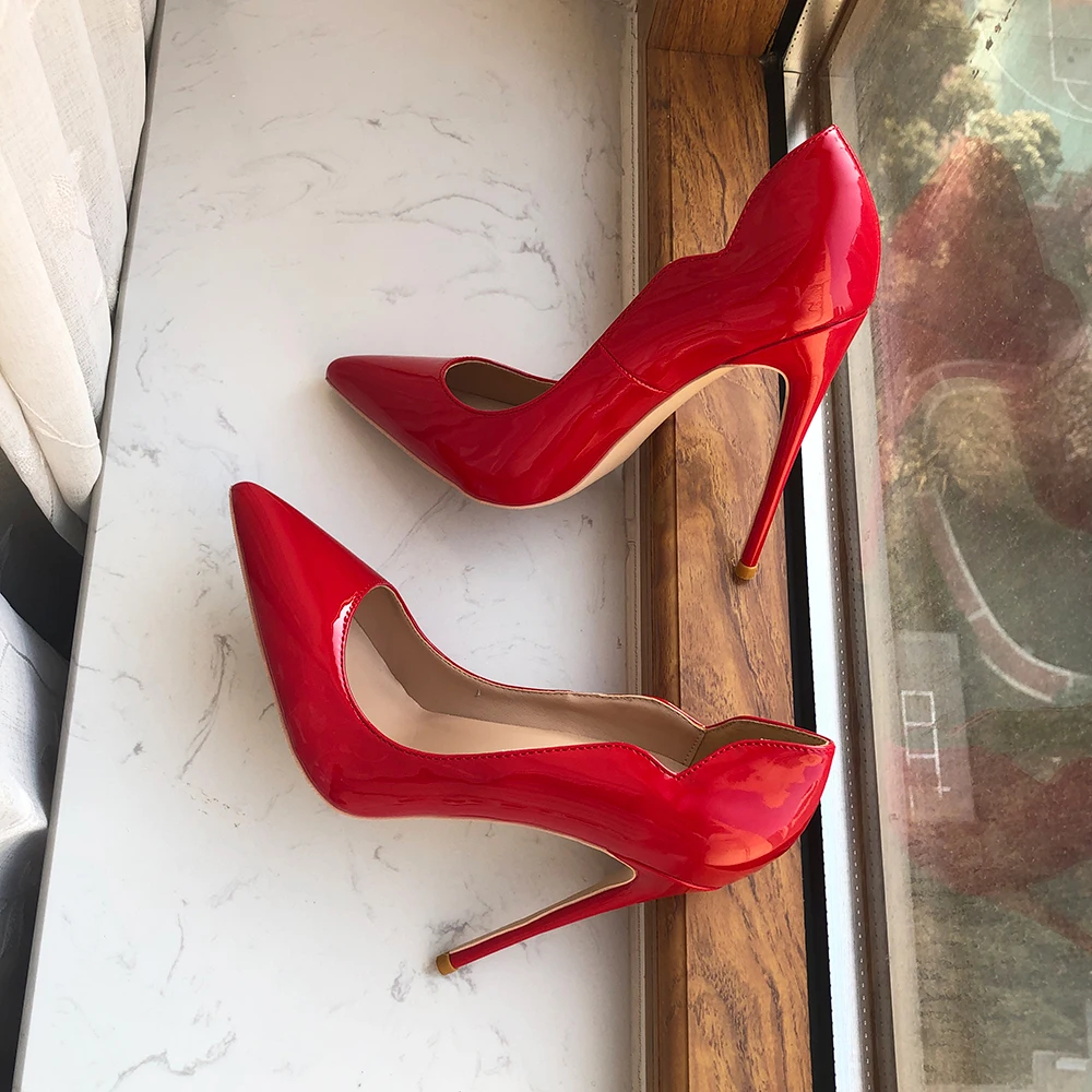 Red Heels: From Daytime Chic to Evening Elegance插图