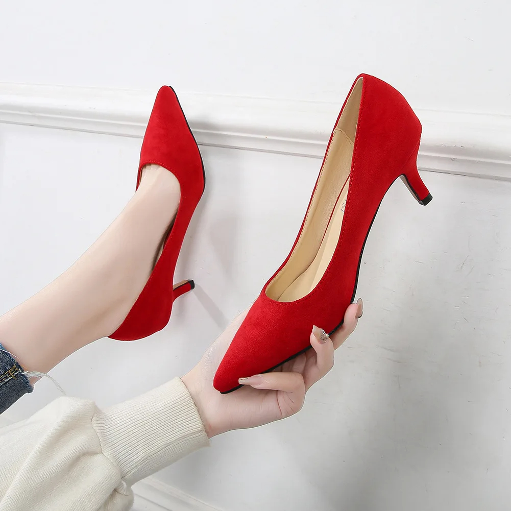 From the Boardroom to the Bar: Red Heels for All插图