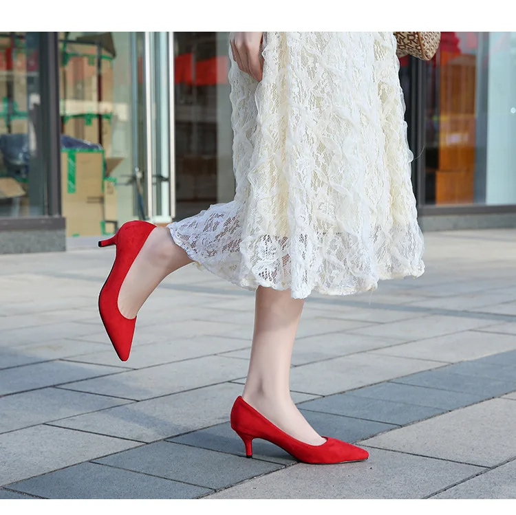 Red Heels: How to Stand Out in a Crowd插图