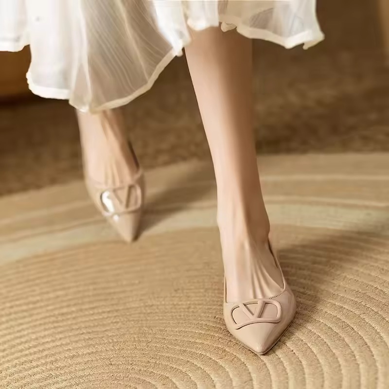 what color shoes with white dress